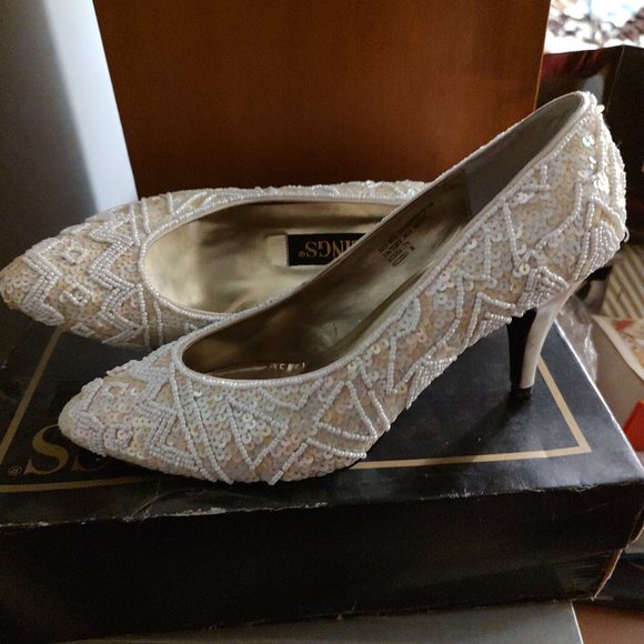 Flings beaded white heals 1994 - Picture 1 of 2